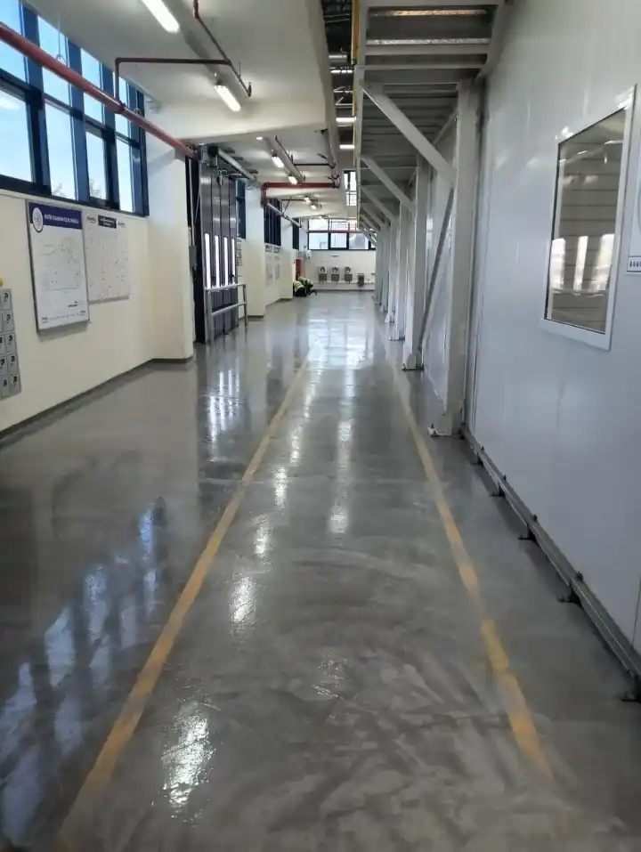 Özyıl Boya Profesyonel Epoksi Zemin Uygulaması 11